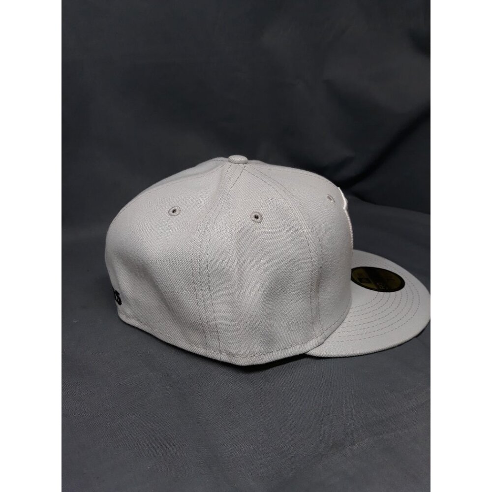 New Era 59Fifty Las Vegas Raiders Fitted Cap Grey Size 7 3/4 NEW WITH TAGS! - Picture 4 of 7